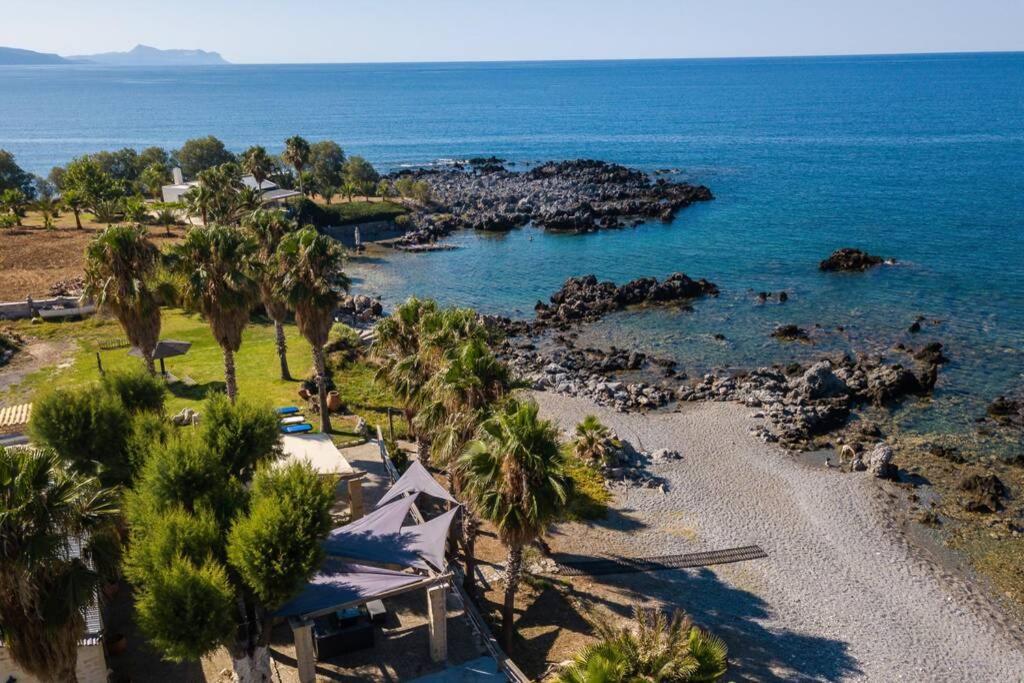 Villa Proto Helidoni - A Cozy Beachfront Villa Petres  Exterior photo