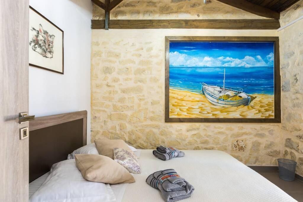 Villa Proto Helidoni - A Cozy Beachfront Villa Petres  Exterior photo