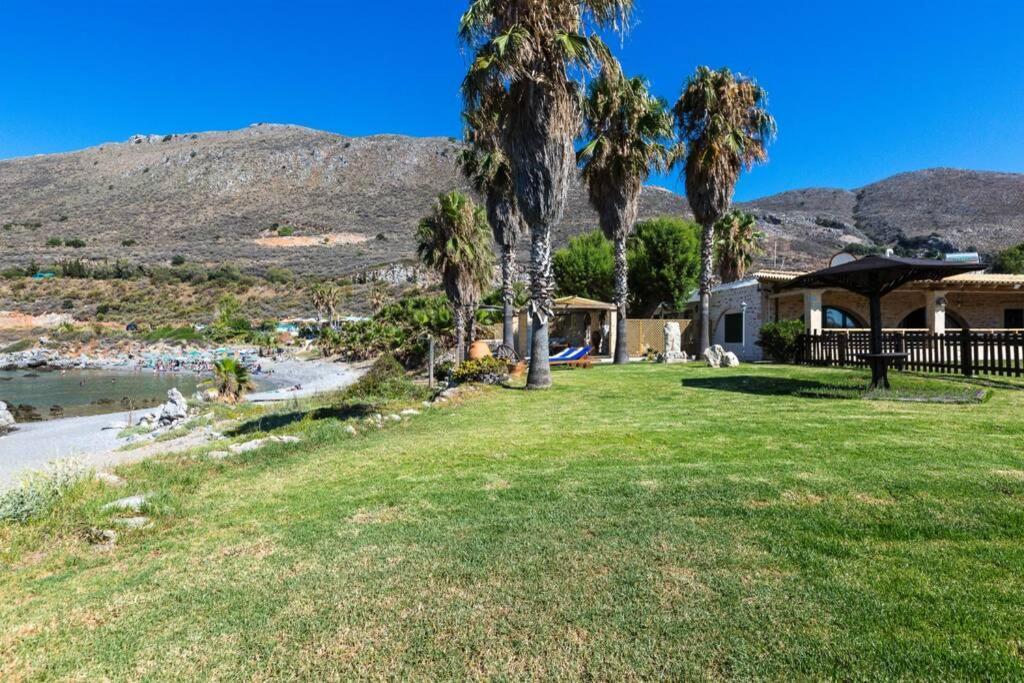 Villa Proto Helidoni - A Cozy Beachfront Villa Petres  Exterior photo