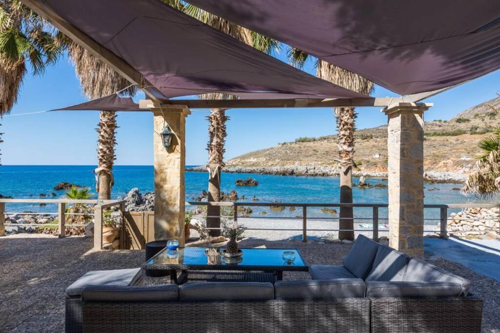 Villa Proto Helidoni - A Cozy Beachfront Villa Petres  Exterior photo